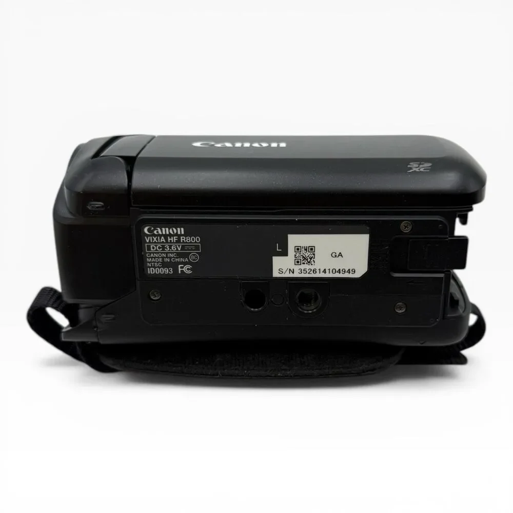 Canon VIXIA HF R800 HD Camcorder Video Camera Black Bundle